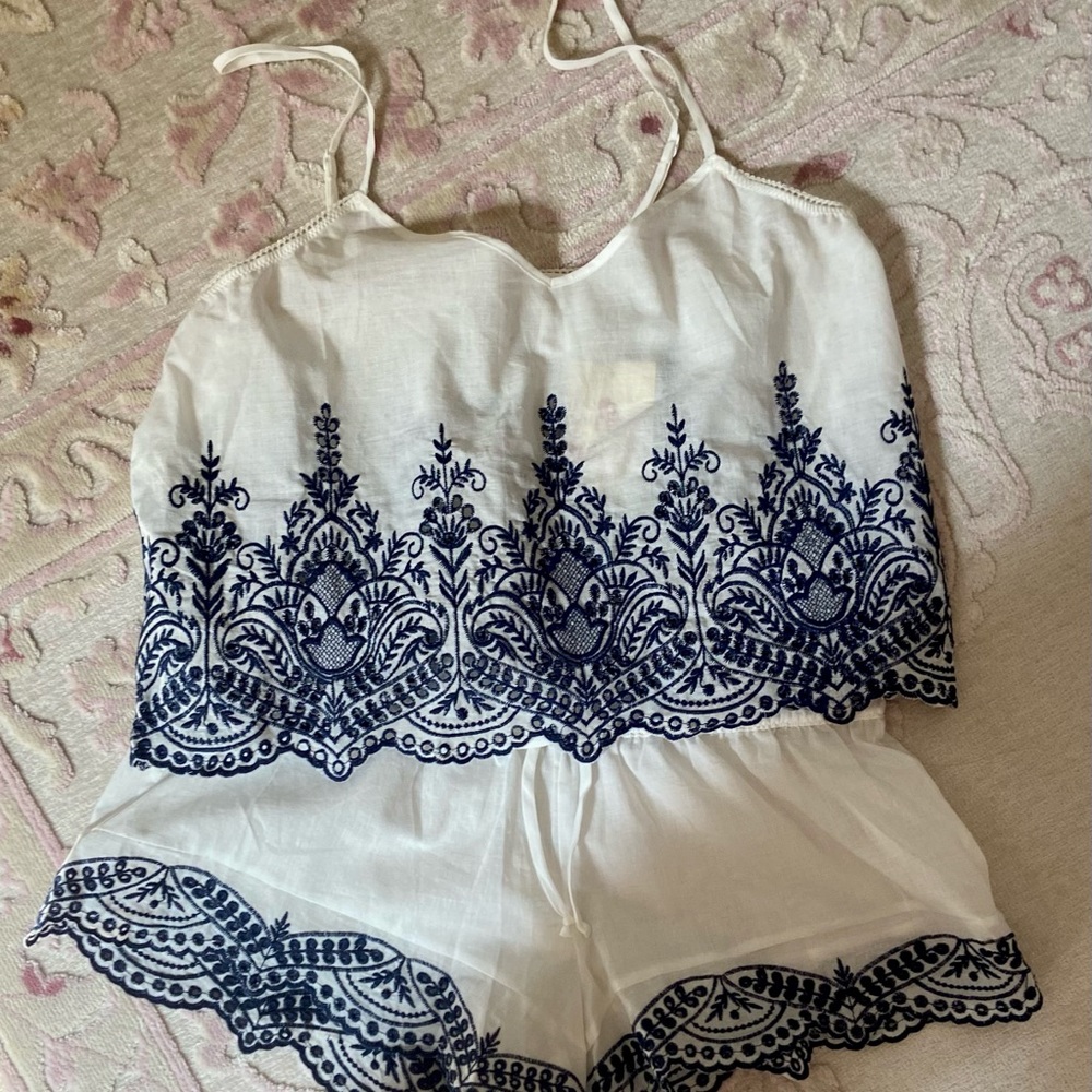 IN BLOOM INTIMATES cami pj short set. SIZE MOff white Navy blue embroidery BNWT
